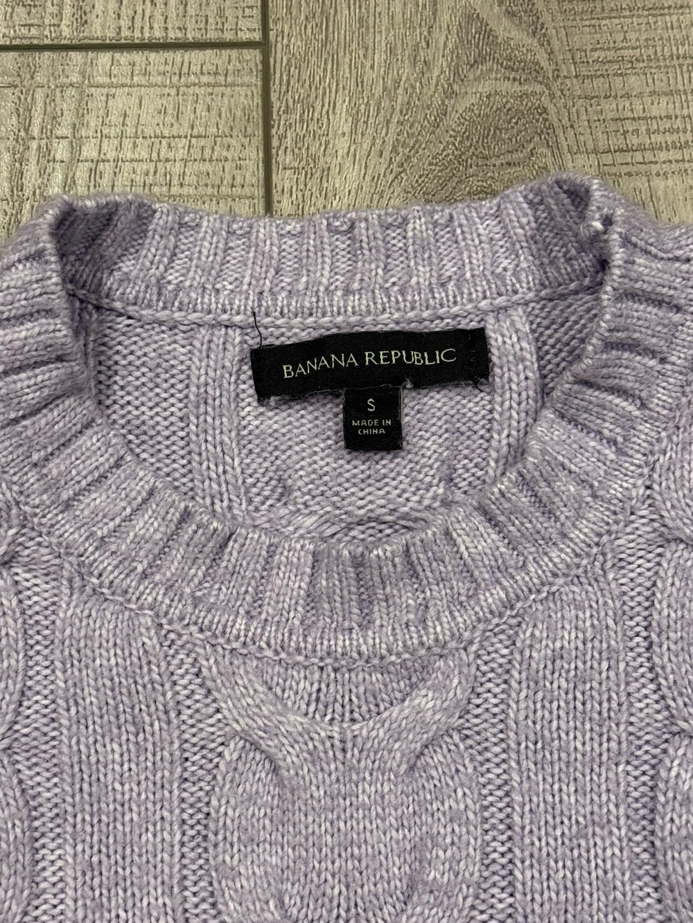 Banana Republic Light Lavender Cable-Knit Crew Sweater - Picture 4 of 8